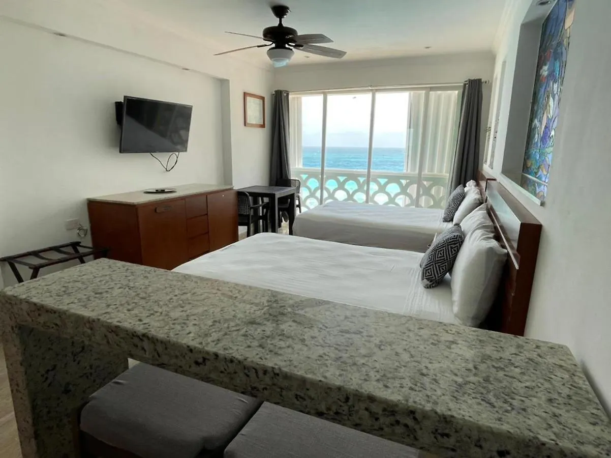 Capitan Suites Sea View location
